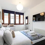 Modern Airy 2-Bed Gem In Trendy Stoke Newington