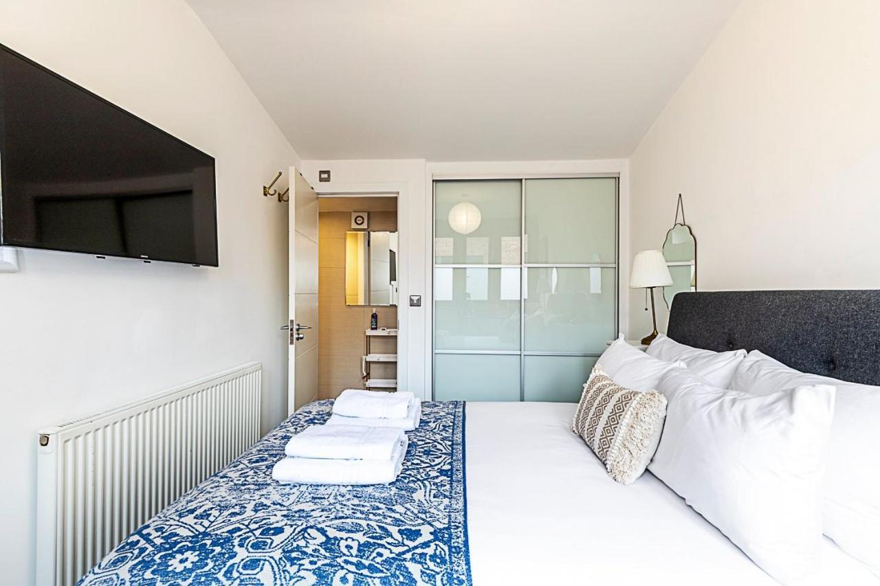 Modern Airy 2-bed Gem In Trendy Stoke Newington