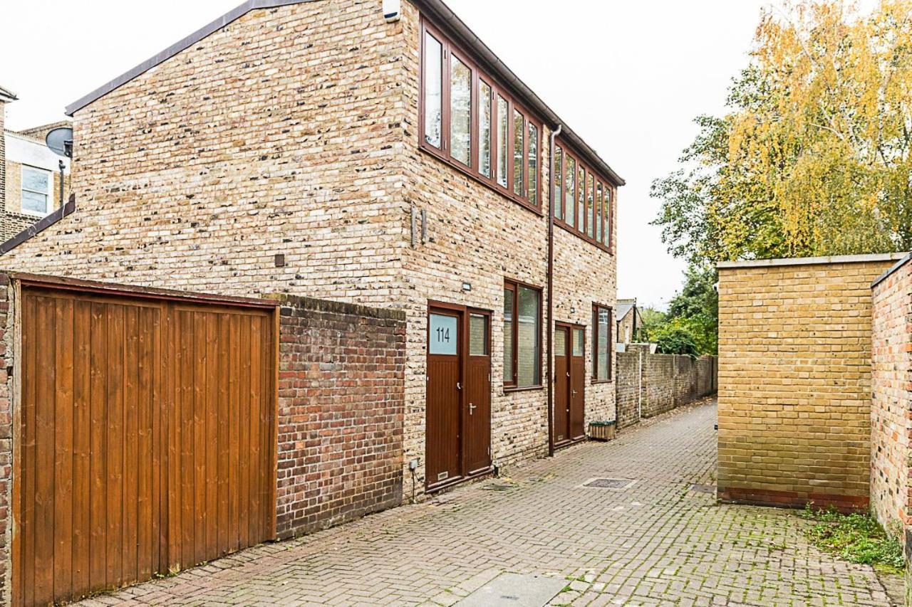 Modern Airy 2-bed Gem In Trendy Stoke Newington